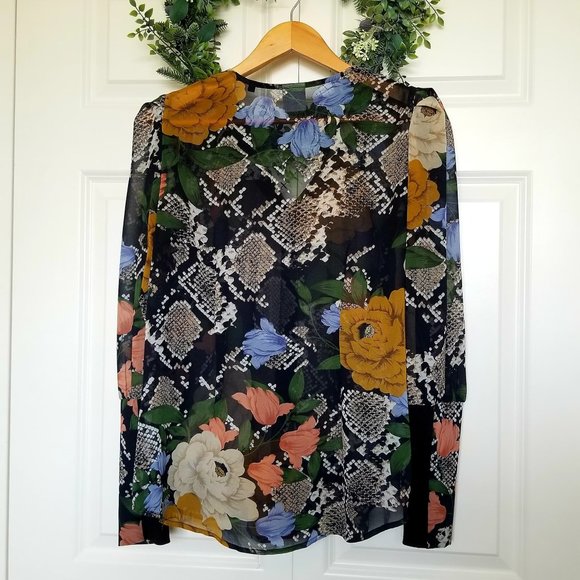 EUC CAbi Snake Charmer Blouse Size Medium - Picture 2 of 6